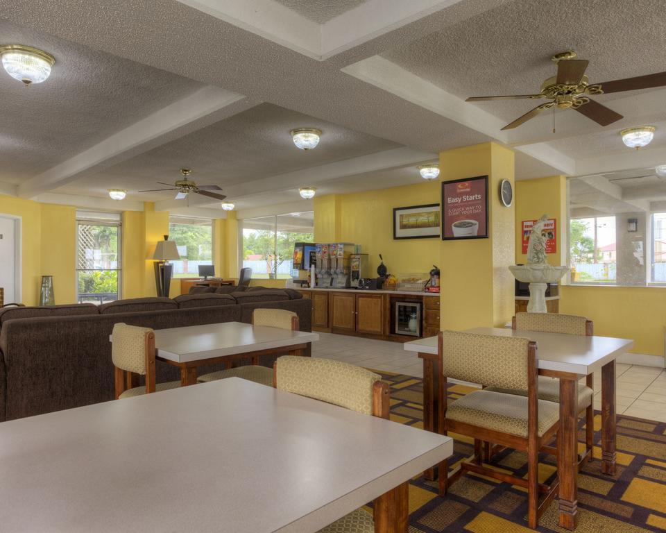 Econo Lodge Byron Exterior photo