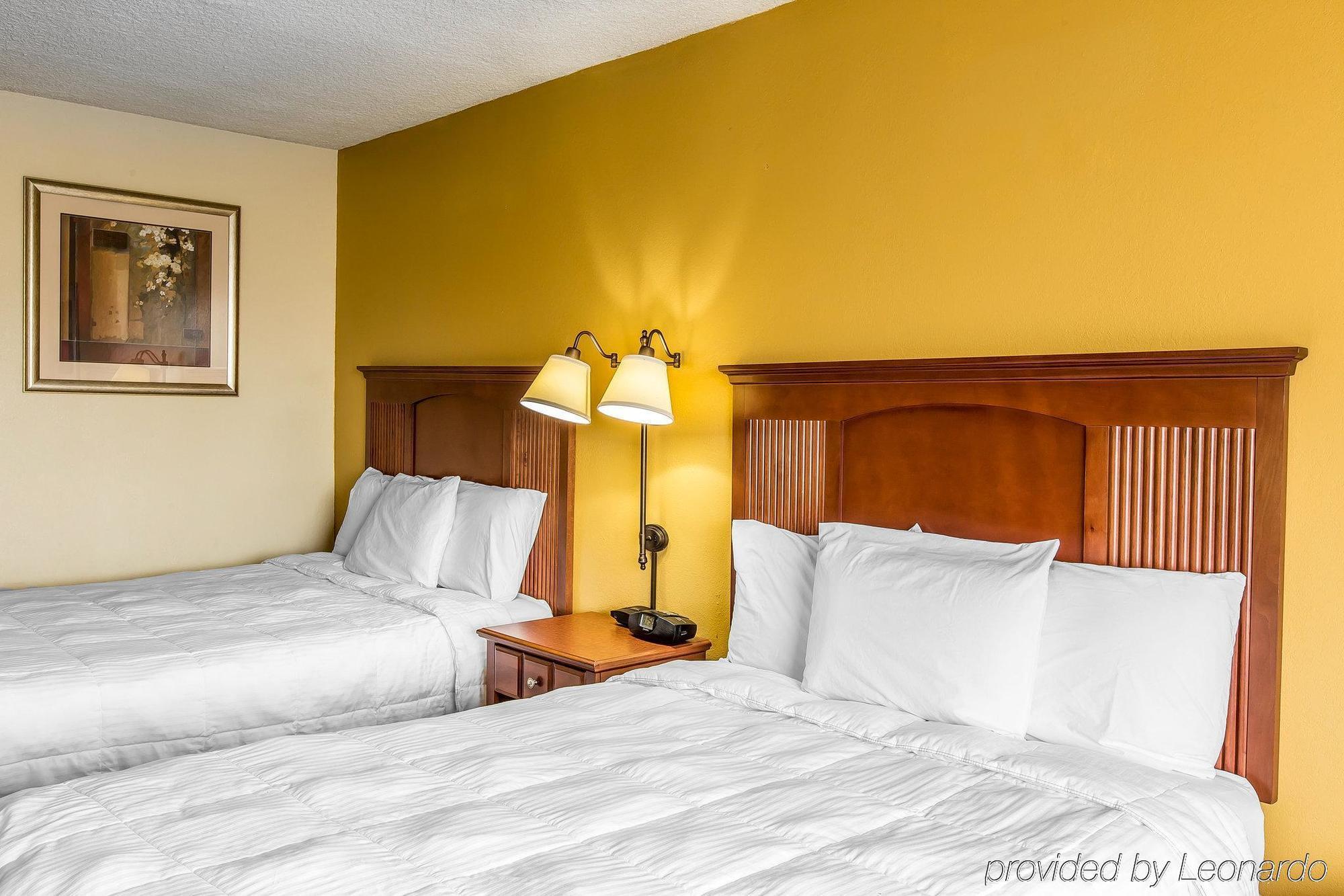 Econo Lodge Byron Exterior photo